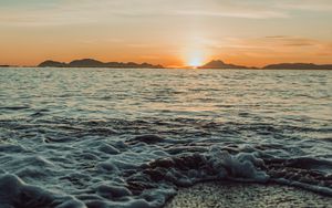 Preview wallpaper sunset, sea, waves, beach, water
