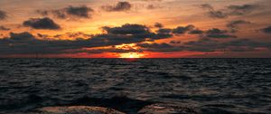 Preview wallpaper sunset, sea, waves, shore, dusk