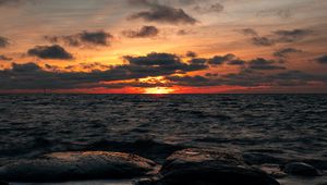Preview wallpaper sunset, sea, waves, shore, dusk