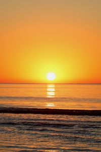 Preview wallpaper sunset, sea, waves, sun, reflection