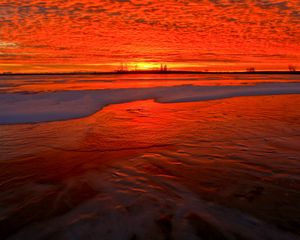 Preview wallpaper sunset, shore, snow, horizon, fiery