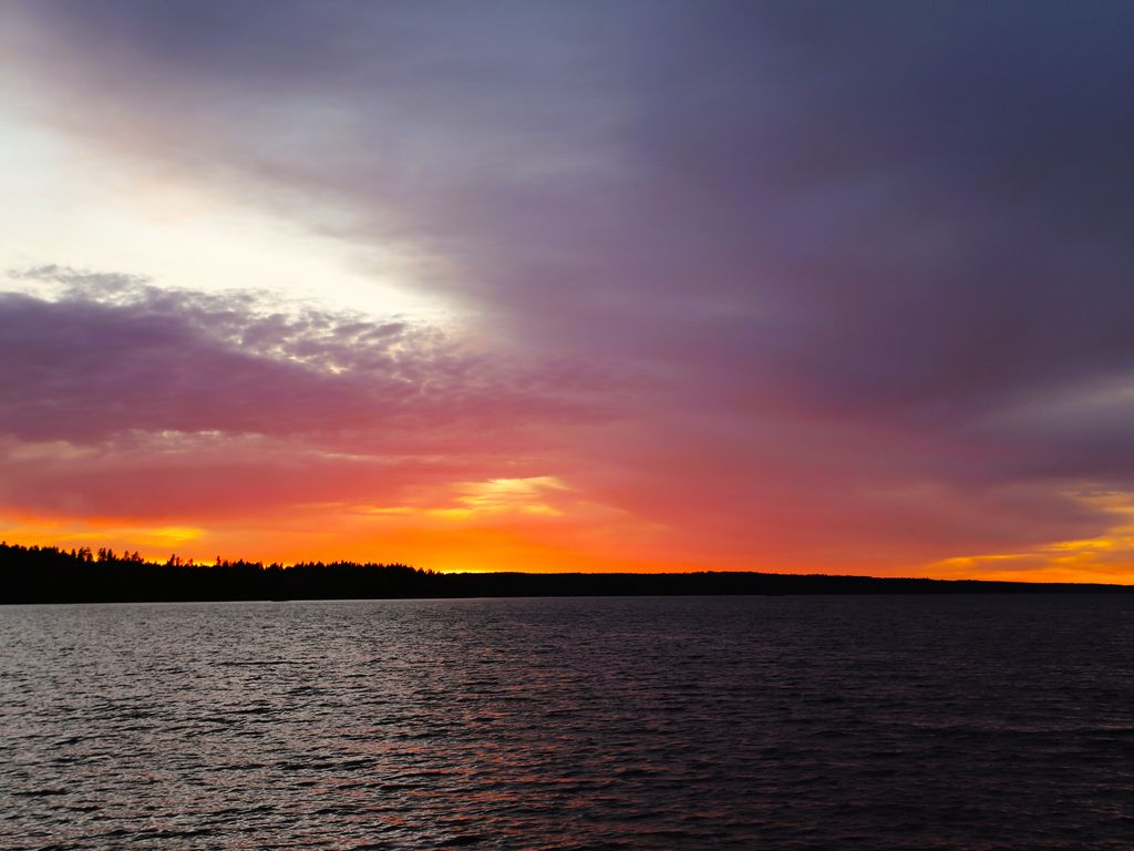 1024x768 Wallpaper sunset, sky, clouds, horizon, lake, water, landscape, nature