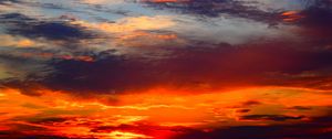 Preview wallpaper sunset, sky, clouds, sunlight, bright