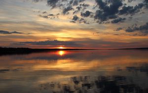 Preview wallpaper sunset, sky, lake, water, glare