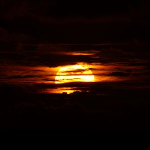 Preview wallpaper sunset, sky, sun, dark
