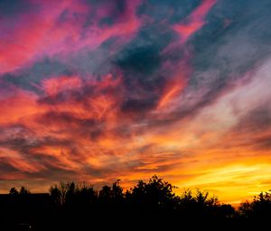 Preview wallpaper sunset, sky, trees, colorful