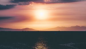 Preview wallpaper sunset, skyline, sea, sky
