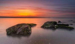 Preview wallpaper sunset, stone, horizon, block