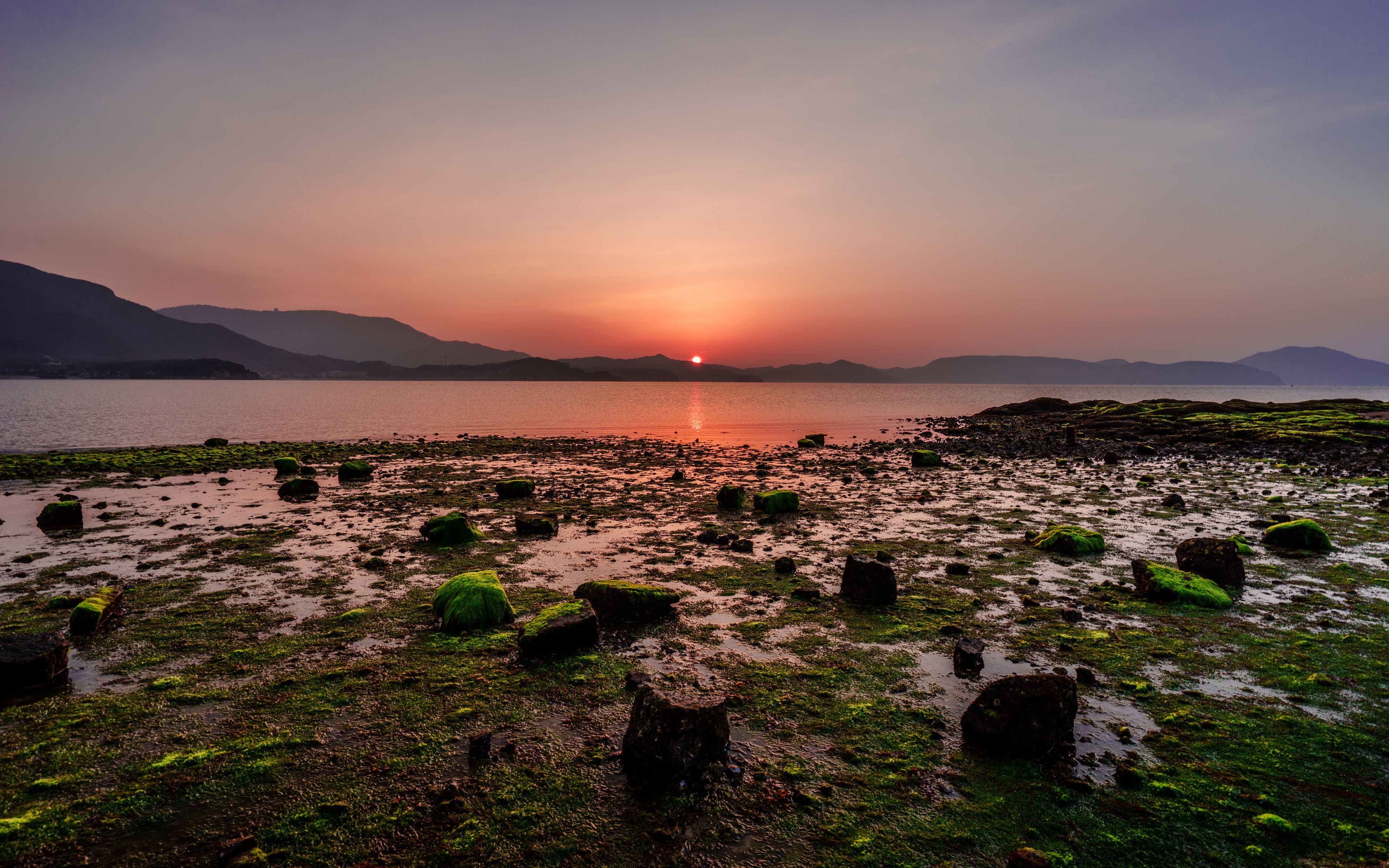 Download wallpaper 3840x2400 sunset, stones, mountains, horizon 4k