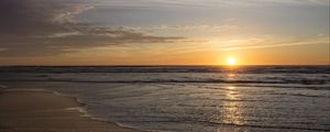 Preview wallpaper sunset, sun, beach, waves