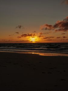 Preview wallpaper sunset, sun, beach, horizon