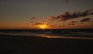 Preview wallpaper sunset, sun, beach, horizon
