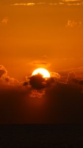 Preview wallpaper sunset, sun, clouds, horizon