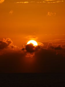 Preview wallpaper sunset, sun, clouds, horizon