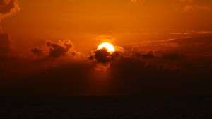Preview wallpaper sunset, sun, clouds, horizon