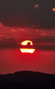 Preview wallpaper sunset, sun, clouds, dusk, dark, landscape