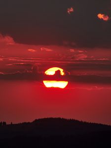 Preview wallpaper sunset, sun, clouds, dusk, dark, landscape