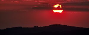 Preview wallpaper sunset, sun, clouds, dusk, dark, landscape