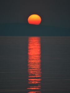 Preview wallpaper sunset, sun, dark, water, reflection