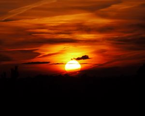Preview wallpaper sunset, sun, dark, clouds