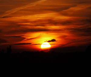 Preview wallpaper sunset, sun, dark, clouds