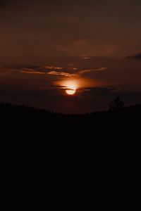 Preview wallpaper sunset, sun, dusk, dark, evening