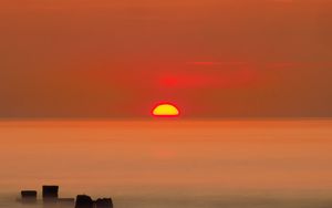 Preview wallpaper sunset, sun, fog, sea, horizon