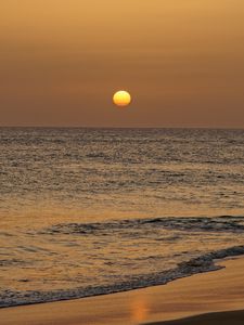 Preview wallpaper sunset, sun, horizon, coast
