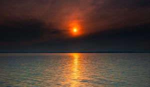 Preview wallpaper sunset, sun, horizon, reflections, waves