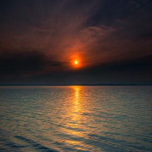 Preview wallpaper sunset, sun, horizon, reflections, waves
