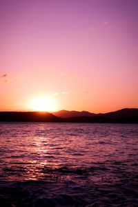 Preview wallpaper sunset, sun, horizon, glare, waves, sky