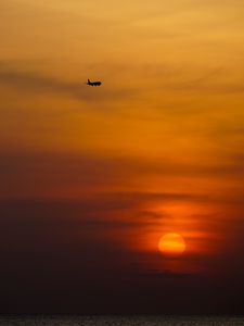 Preview wallpaper sunset, sun, plane, horizon