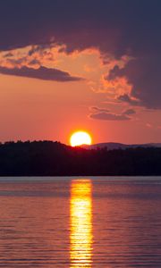 Preview wallpaper sunset, sun, river, reflection, landscape