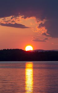 Preview wallpaper sunset, sun, river, reflection, landscape
