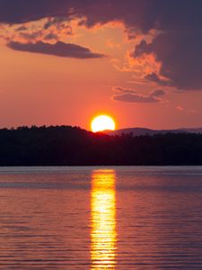 Preview wallpaper sunset, sun, river, reflection, landscape