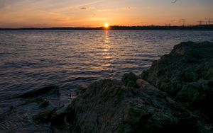 Preview wallpaper sunset, sun, rocks, horizon