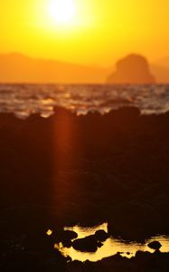 Preview wallpaper sunset, sun, sea, light, blur