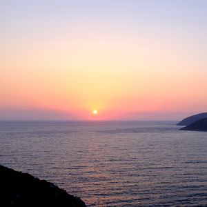 Preview wallpaper sunset, sun, sea, horizon, pink