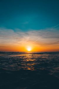 Preview wallpaper sunset, sun, sea, horizon, waves