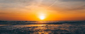 Preview wallpaper sunset, sun, sea, horizon, waves