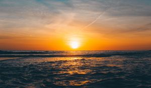 Preview wallpaper sunset, sun, sea, horizon, waves