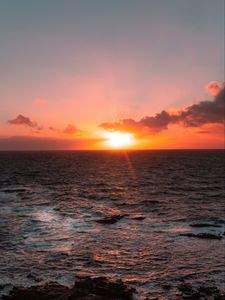 Preview wallpaper sunset, sun, sea, stones, horizon
