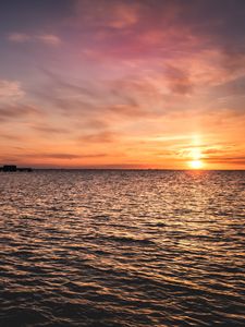 Preview wallpaper sunset, sun, sea, horizon, glare
