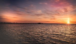 Preview wallpaper sunset, sun, sea, horizon, glare