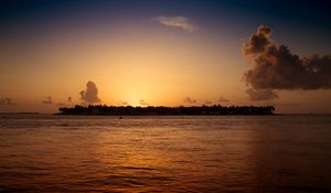Preview wallpaper sunset, sun, sea, horizon, glare, water