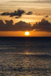 Preview wallpaper sunset, sun, sea, horizon, glare, waves