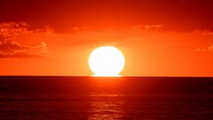 Preview wallpaper sunset, sun, sea, clouds, dark