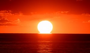 Preview wallpaper sunset, sun, sea, clouds, dark