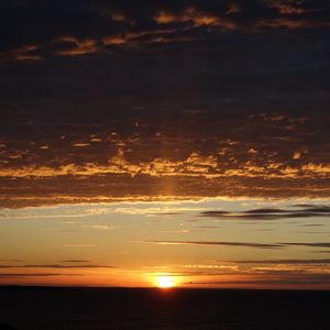 Preview wallpaper sunset, sun, sky, horizon, clouds, dark