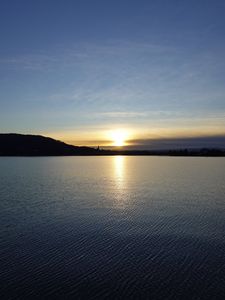 Preview wallpaper sunset, sun, water, reflection, dusk